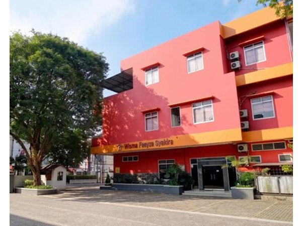 OYO 95237 Wisma Faeyza Syakira Syariah