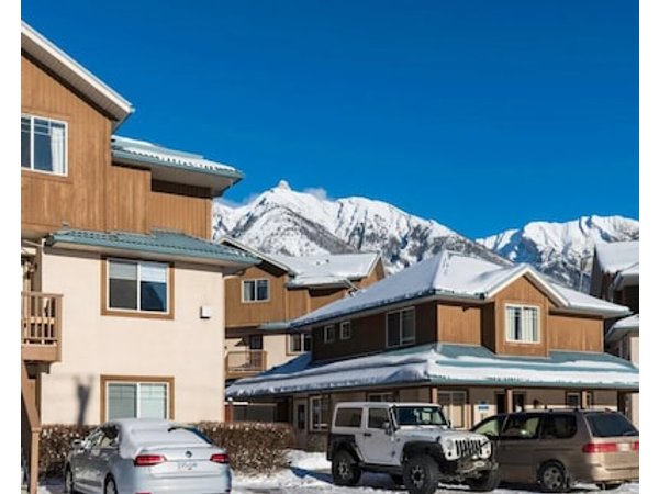 Affordable Family Getaway Sleeps 8