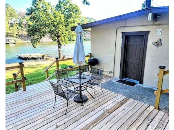 #03 - Fantastic Lakeside Studio Cottage- Pet Friendly