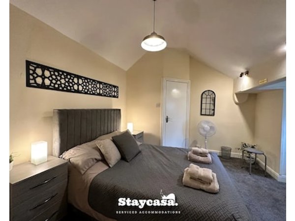 Spacious 5br Home In Prime Manchester Location