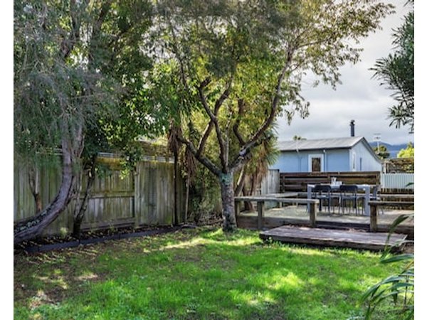 Central Taupo Getaway by Aotearoa Escapes