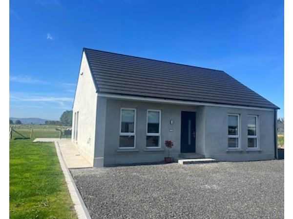 Charming 2-bed Cottage In County Derry