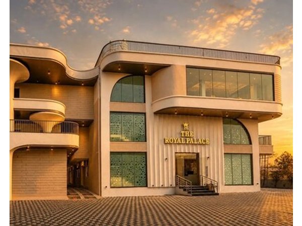 Travinities Hotel - The Royal Palace