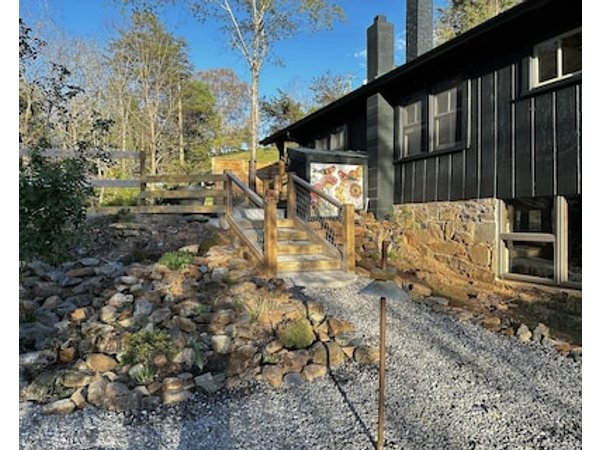 Modern vintage/fully stocked/artsy cottage