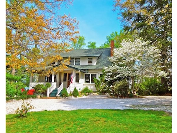 Oakland Cottage Bed and Breakfast