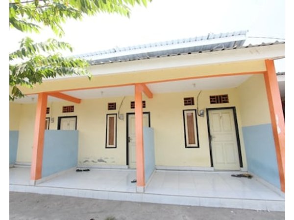 Oyo Life 93260 Bale Kosan