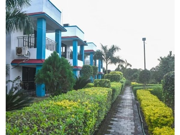 Camp Leo Farm & Cottages