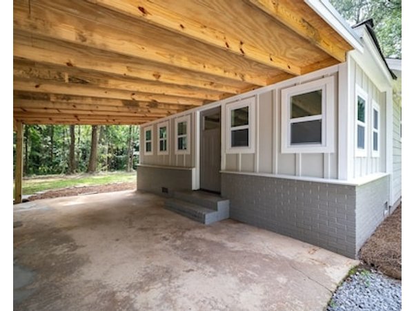 Renovated Cottage On 6.5 Acres Near Athens!