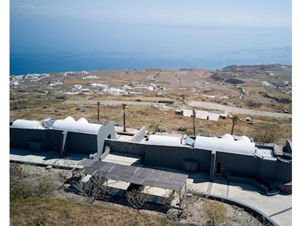 Theano Cave Suites & Villas
