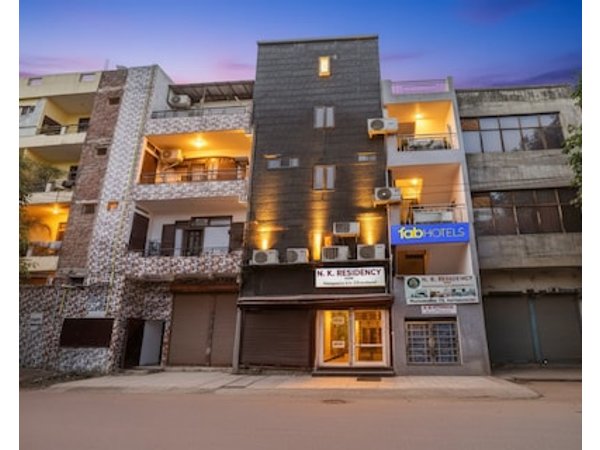 FabHotel NP International - Nehru Place Market