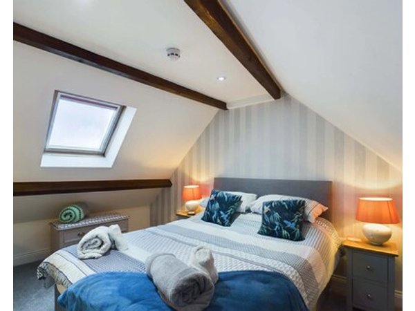 The Loft Penrith - A Cottage That Sleeps 3 Guests In 2 Bedrooms