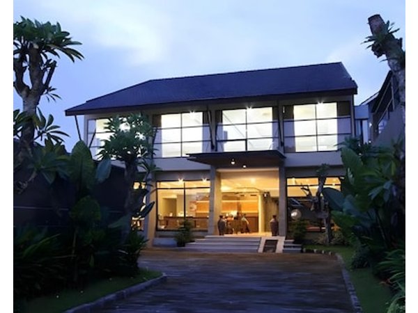 Ommaya & Resort