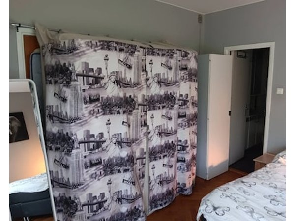 Room-room in Apartment Within Walking di