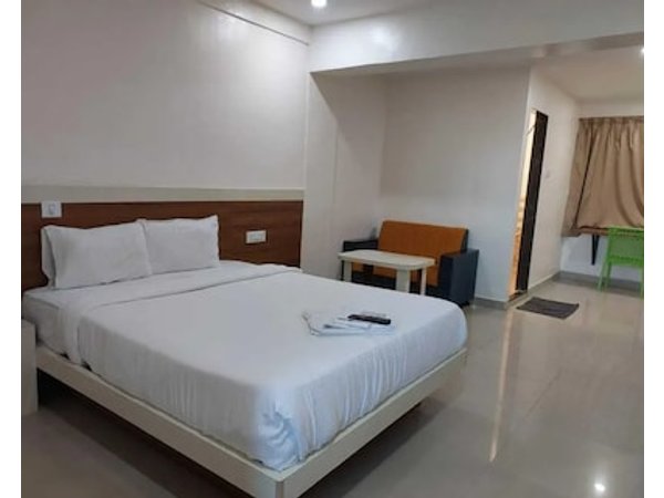 Hotel O The Classic Crown