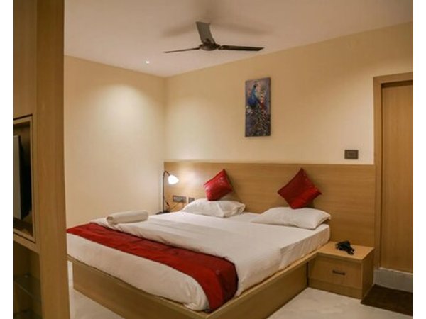 Lumis studio apartment