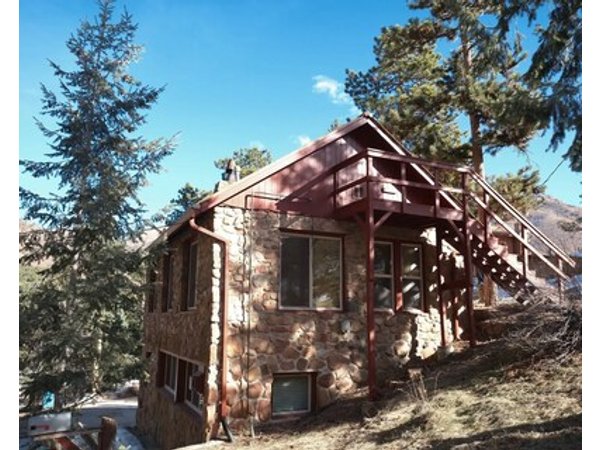 Stone Cottage W/ Artisan Design In Cascade