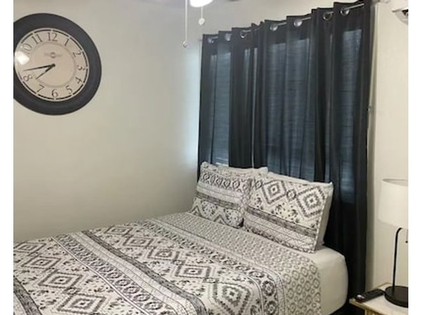 Cozy 1-bedroom W/ Wifi Tv Netflix Small Kitchen Ac In Exciting Las Vegas