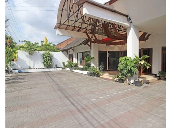 RedDoorz Plus @ Taman Siswa 2