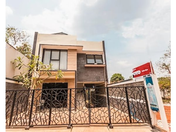 RedDoorz Syariah near Green Park Jatiwarna