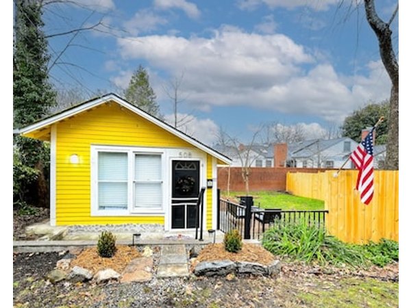 Buttercup Cottage Close To Downtown Hendersonville Fully Fenced All Pets Welcome