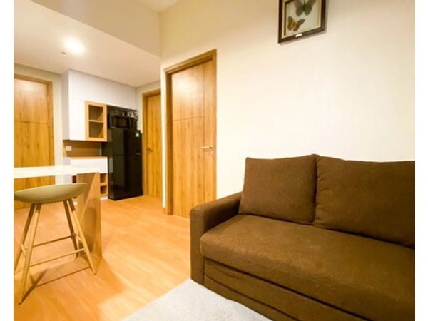 Comfy And Modern Look 1br Gateway Park Lrt City Bekasi Apartment