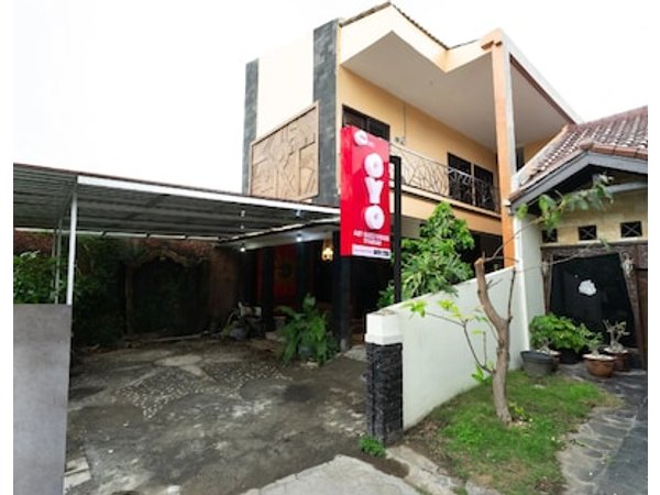 OYO 2285 Art Guest House Syariah