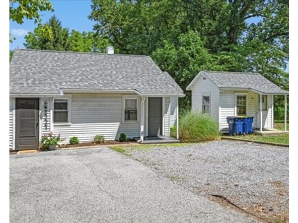 Cottage By The Pines