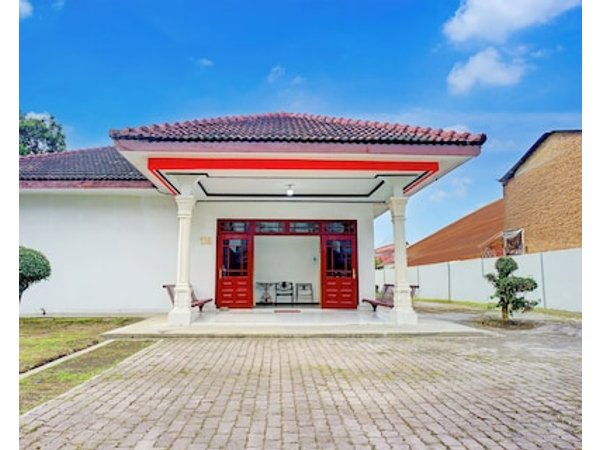 Hotel O Krakatau Near Universitas Muhammadiya Sumatra Utara ( UMSU )