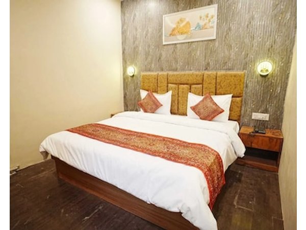 Click Find Stay Orderly Bazar