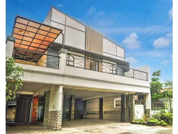 Hotel O near Ciputra World Surabaya formerly Darmo Residence
