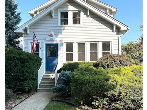 Charming 2-bedroom House In Tranquil Plymouth Neighborhood