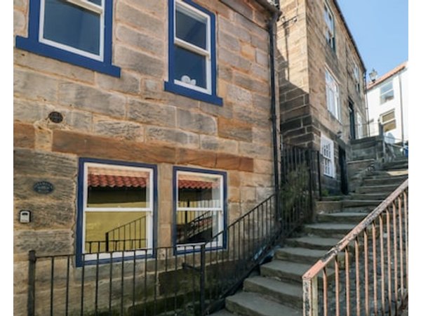 Grimes Cottage Pet Friendly With Open Fire In Staithes Ref 933838