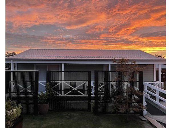 Cosy Cottage Close To Airport (family Lgbti+ & Pet Friendly Disability Access)