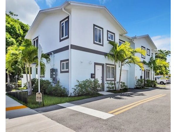 Sistrunk Shades Villas Units #1 & #2 Combined Brand New Townhomes In Downtown