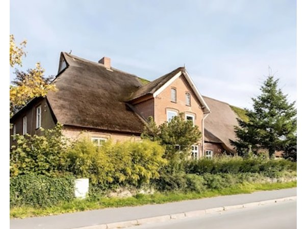 Glamping 'De Olle Uhlhoff' with Shared Terrace Shared Garden and Wi-Fi