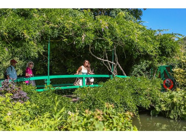 Giverny Monet's Gardens Entrance Ticket with Transport from Paris