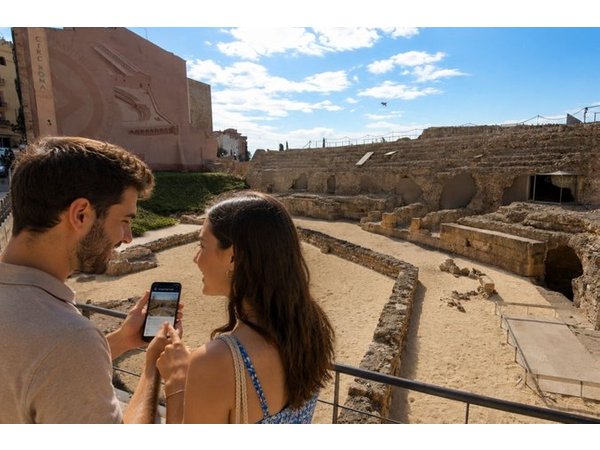 Tarragona Scavenger Hunt & Highlights Self-Guided Walking Tour