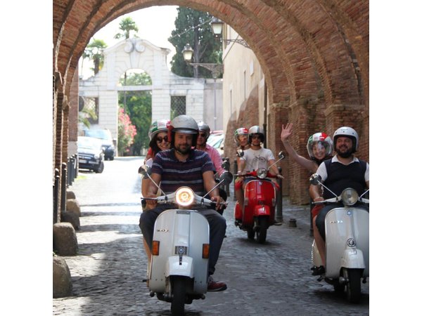 Rome Vespa Small Group Sightseeing Tour, 3 Hour Experience
