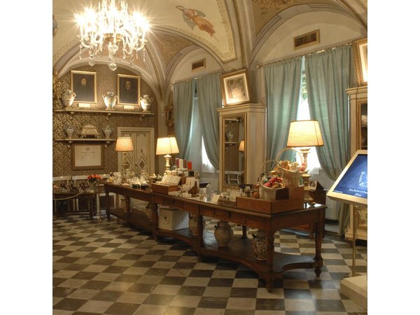 Private Guided Visit of Florence Santa Maria Novella Basilica and its Officina Profumo Farmaceutica