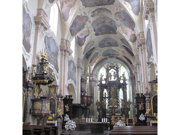 Prague Old Town Tour with a Classical Concert