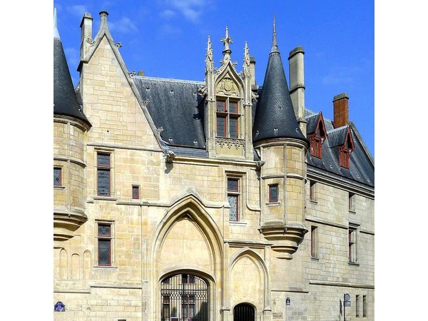 Gothic Paris - Castles & Cathedrals (Marais History Walk-Small Group Tour)