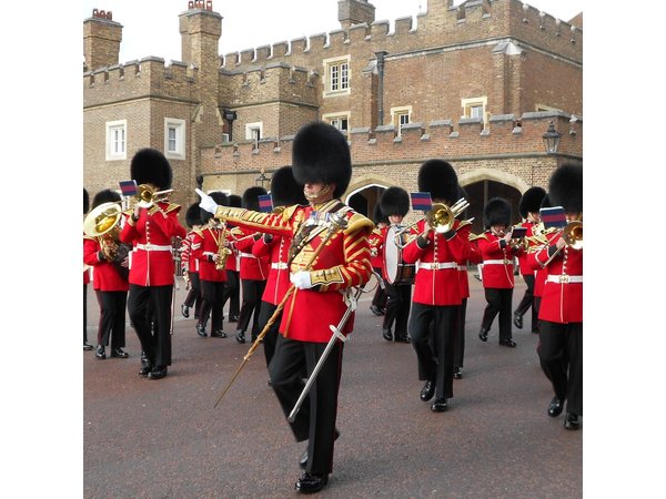 Changing of the Guard at Buckingham Palace London Walking Tour