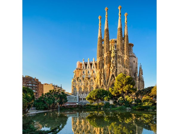 Semi-Private Barcelona Tour Gothic, Sagrada Familia & Park Guell
