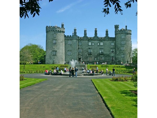 Dublin to Kilkenny Castle and House Of Waterford Crystal Day Tour