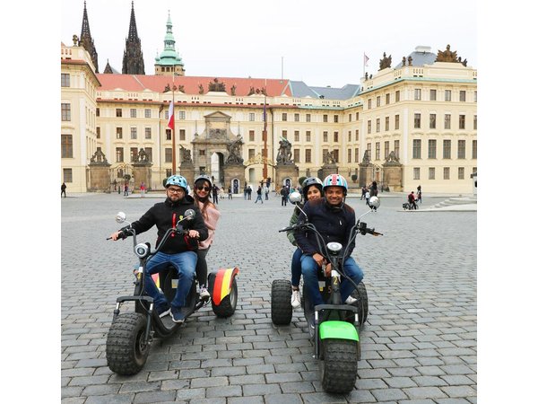 Live-Guided ️Trike-Harley️ Viewpoints tour of Prague