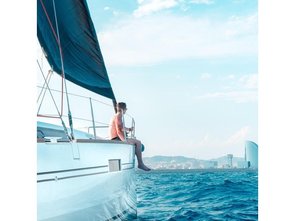 2-Hour Small Group Cruise from Barcelona