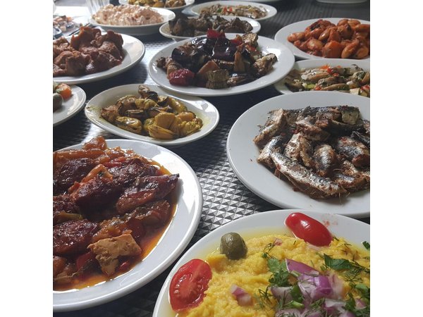 Best Food Tasting Tour of Athens, taste 18+ iconic Greek foods!