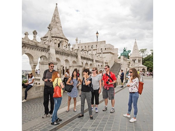 Budapest All in One Small Group Walking Tour with Strudel Stop
