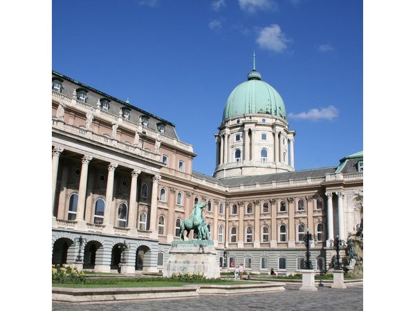 Budapest Buda side tour: Conquer the Castle