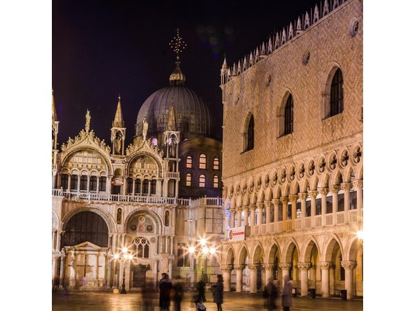 Venice Private Evening Stroll with VIP Entry to Saint Mark's After Hours